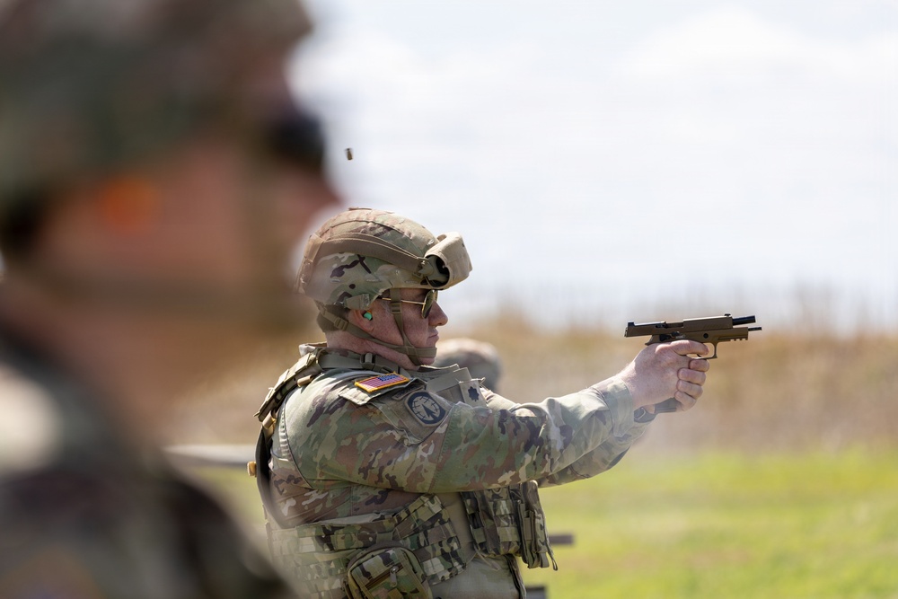 451st Expeditionary Sustainment Command Soldiers Complete M17 Range