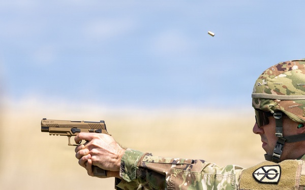 451st Expeditionary Sustainment Command Soldiers Complete M17 Range