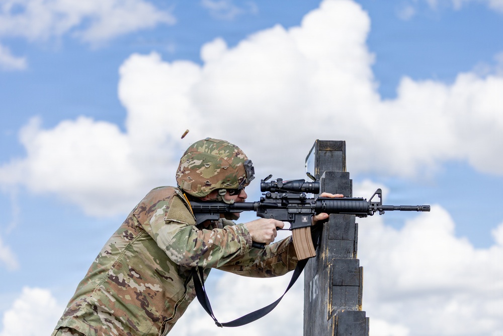 451st Expeditionary Sustainment Command Soldiers complete M4 Range