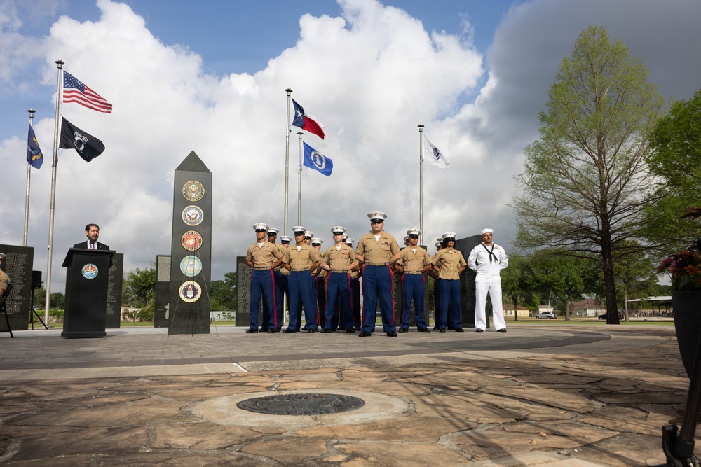 U.S. Marines with MWSS-272 host a wreath-laying ceremony