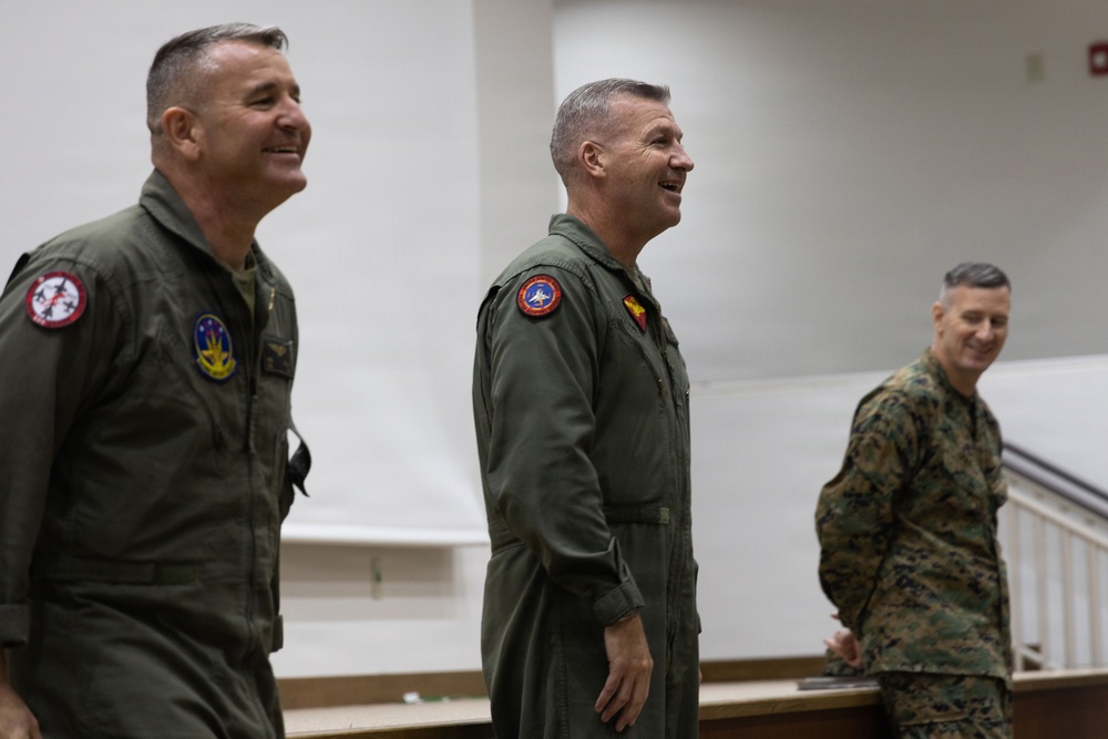 1st MAW leadership shows appreciation for VMFA-121 spouses