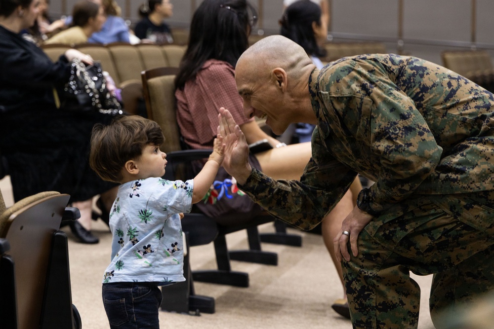 1st MAW leadership shows appreciation for VMFA-121 spouses