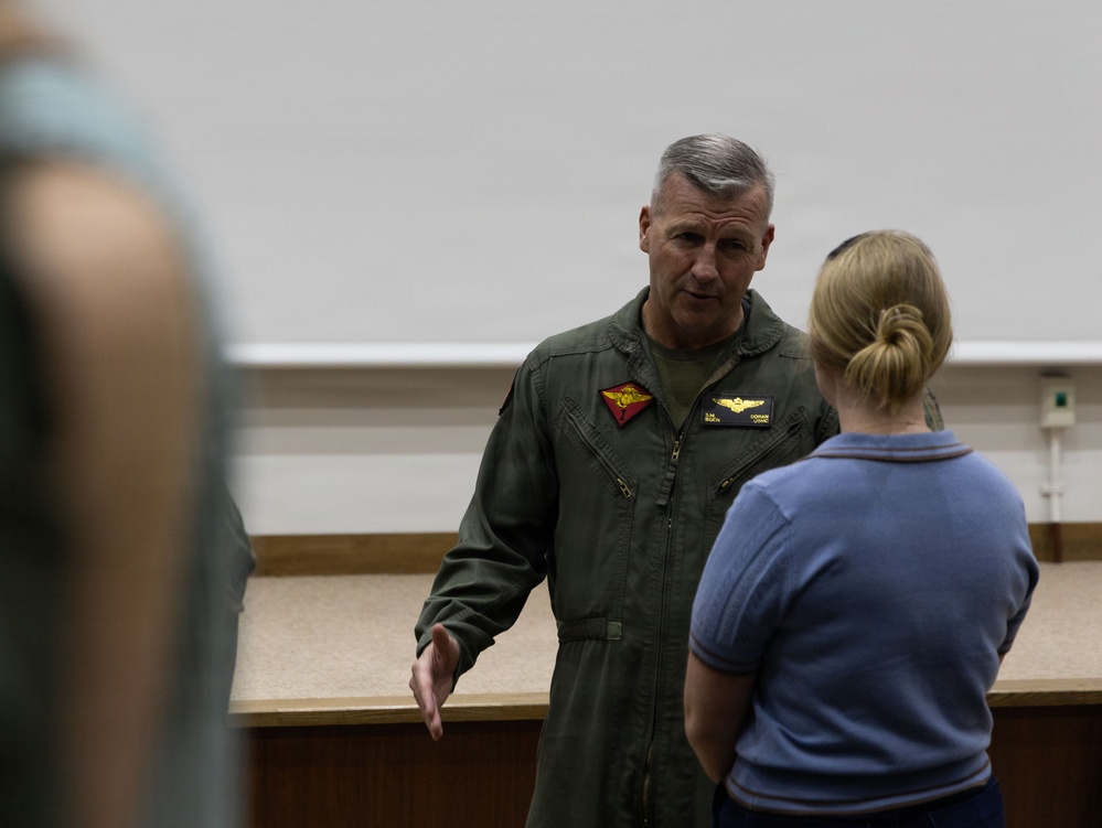 1st MAW leadership shows appreciation for VMFA-121 spouses