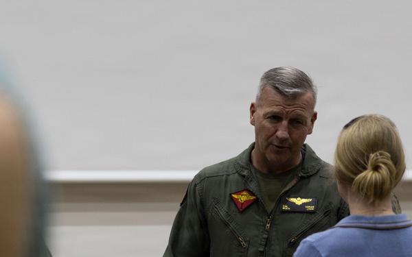 1st MAW leadership shows appreciation for VMFA-121 spouses