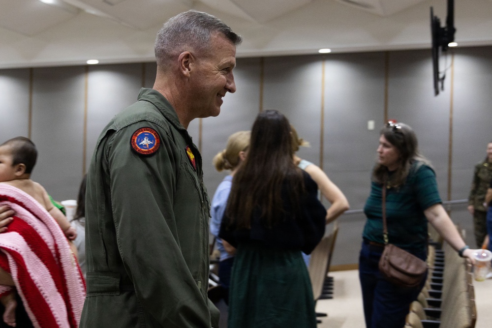 1st MAW leadership shows appreciation for VMFA-121 spouses
