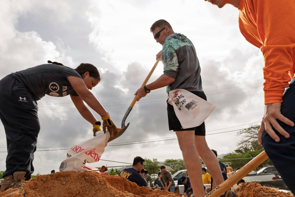 Service members prepare for Super Typhoon Sinlaku