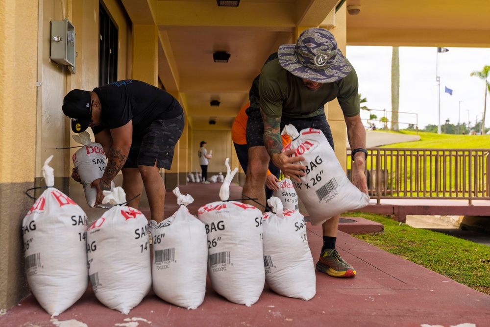 Service members prepare for Super Typhoon Sinlaku