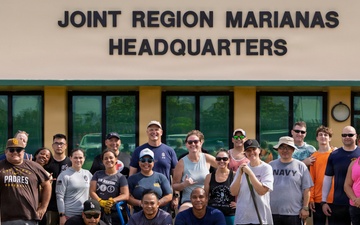 Service members prepare for Super Typhoon Sinlaku