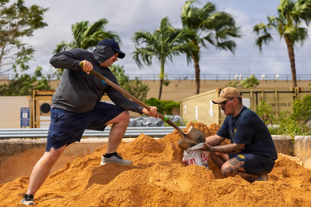 Service members prepare for Super Typhoon Sinlaku