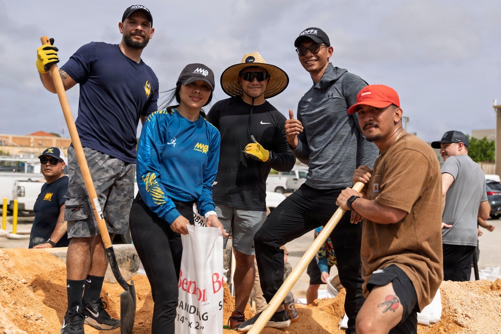 Service members prepare for Super Typhoon Sinlaku