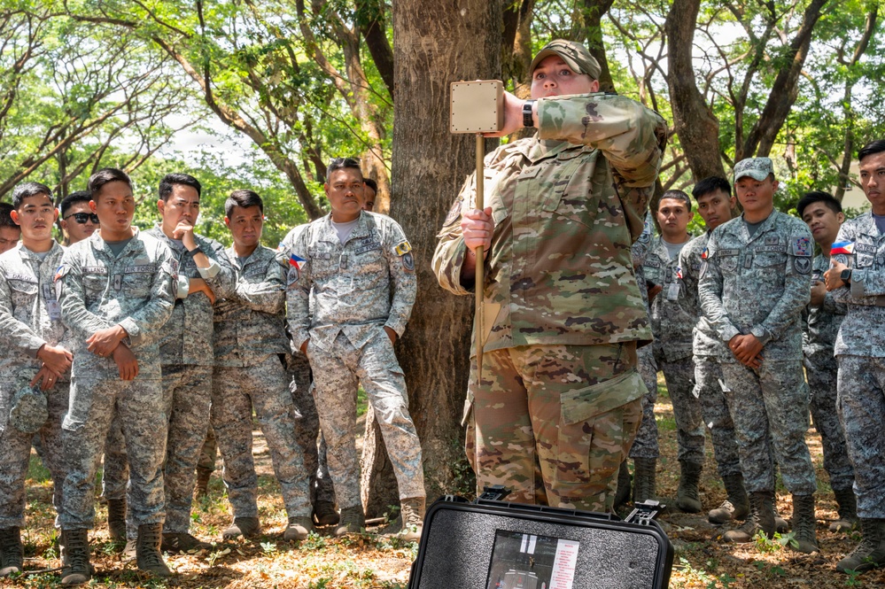 736 SFS - Philippine Air Force Conduct SME exchange