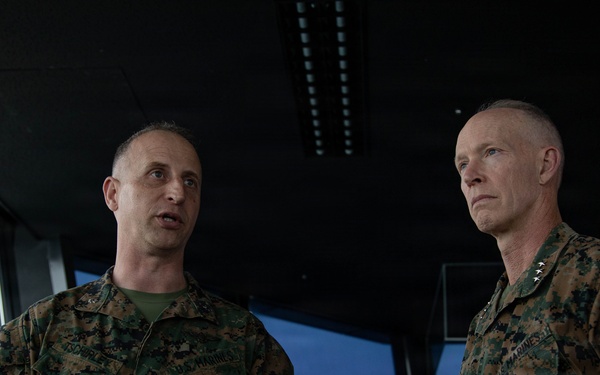 Lt. Gen. Glynn visits MCAS Iwakuni