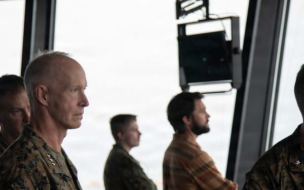 Lt. Gen. Glynn visits MCAS Iwakuni