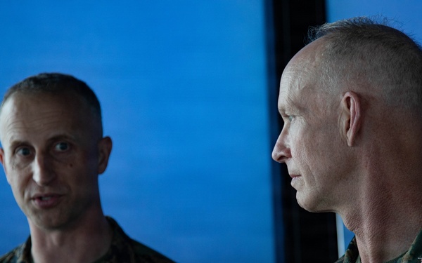 Lt. Gen. Glynn visits MCAS Iwakuni