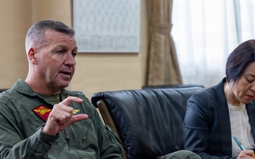 1st MAW Commanding General Tours MCAS Iwakuni