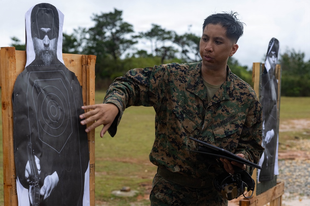 Communication Strategy and Operations Marines participate in field training exercise