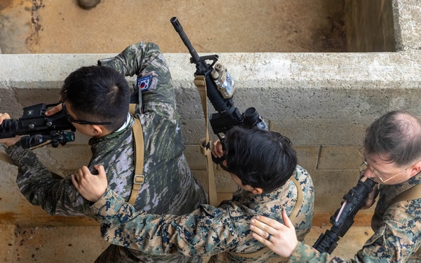Communication Strategy and Operations Marines participate in field training exercise