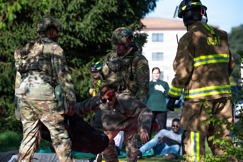 86th MDG conduct a MASCAL joint exercise