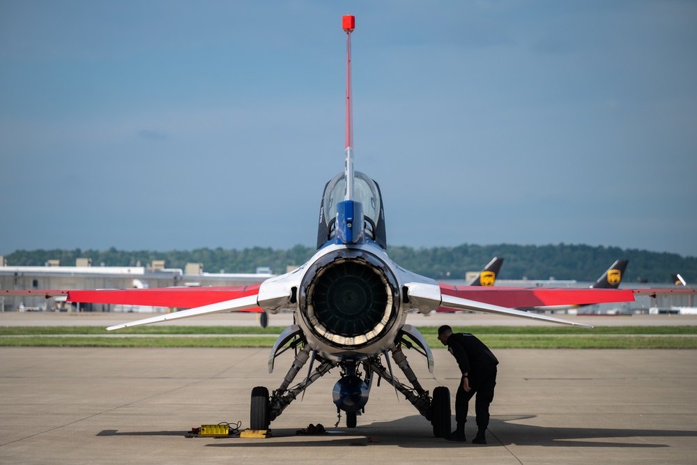 Military aircraft arrive at Kentucky Air Guard Base for Thunder Over Louisville air show