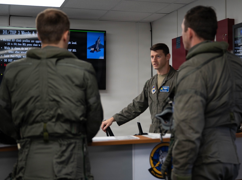 Finnish pilot completes first F-35 training flight at Ebbing ANGB
