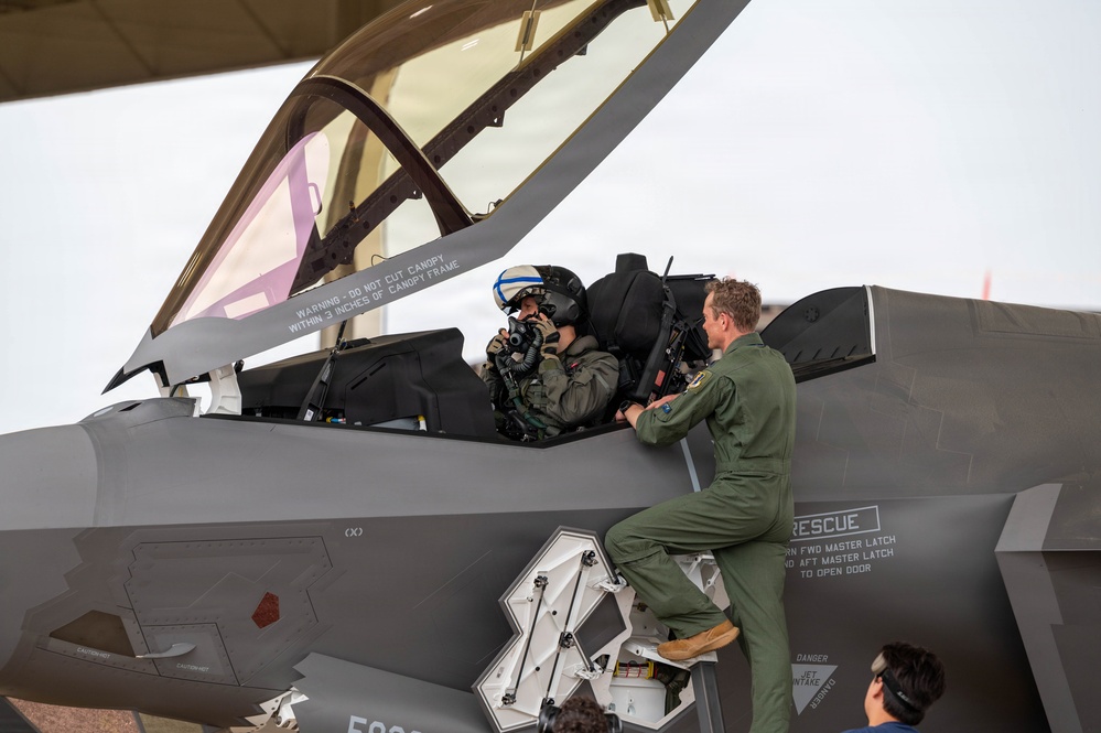 Finnish pilot completes first F-35 training flight at Ebbing ANGB