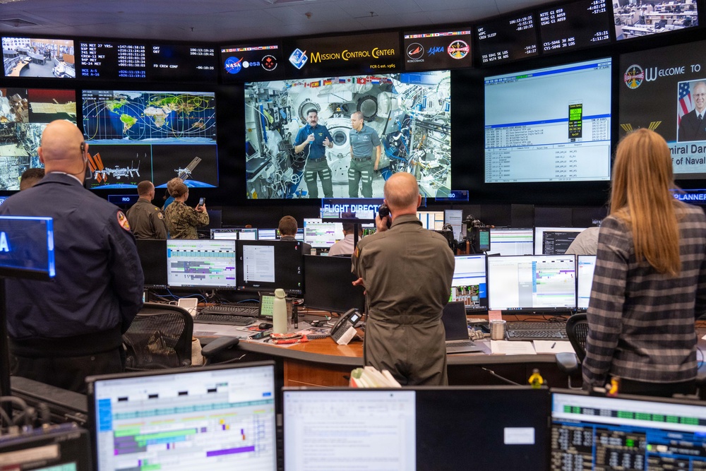 CNO visits Johnson Space Center