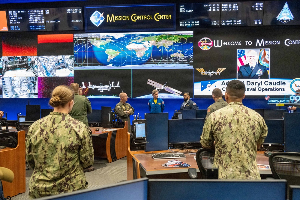 CNO visits Johnson Space Center