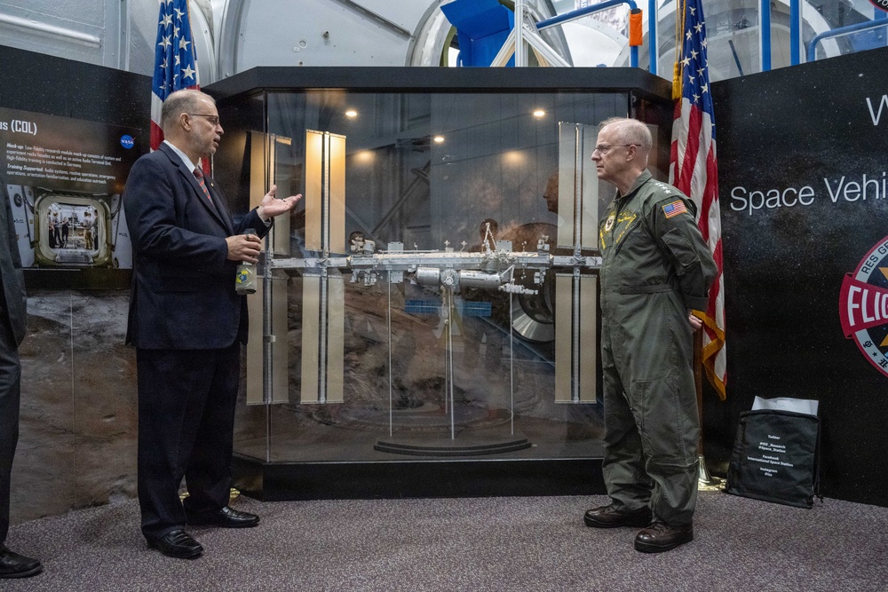CNO visits Johnson Space Center