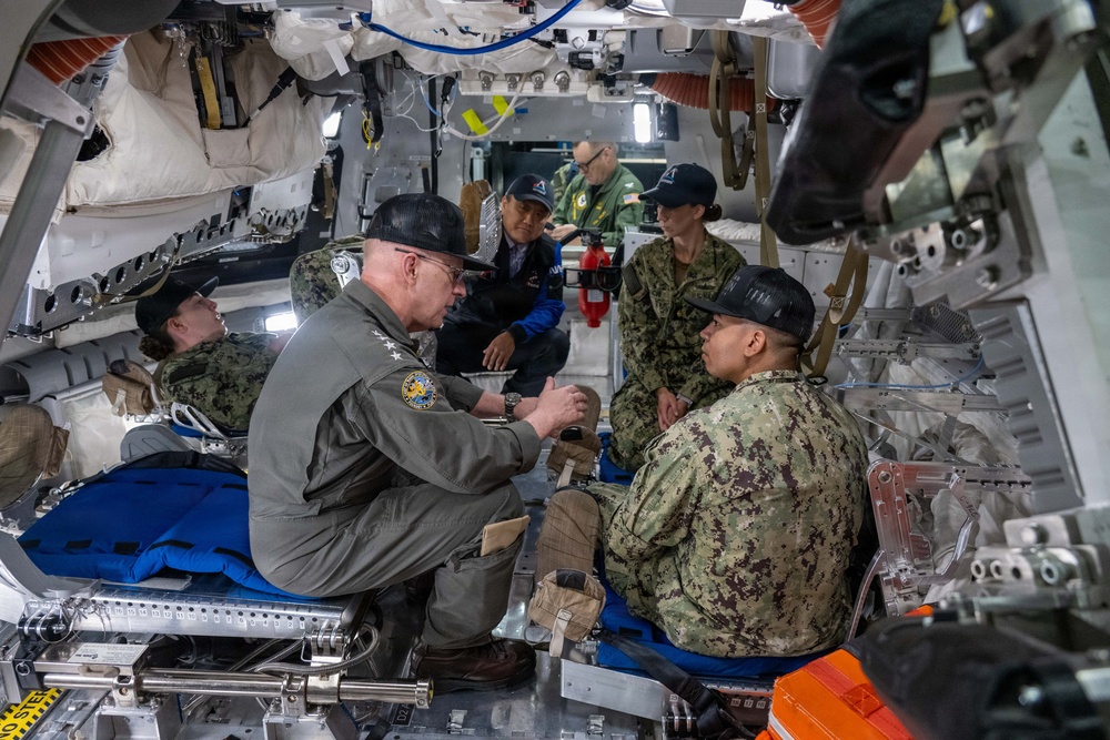CNO visits Johnson Space Center