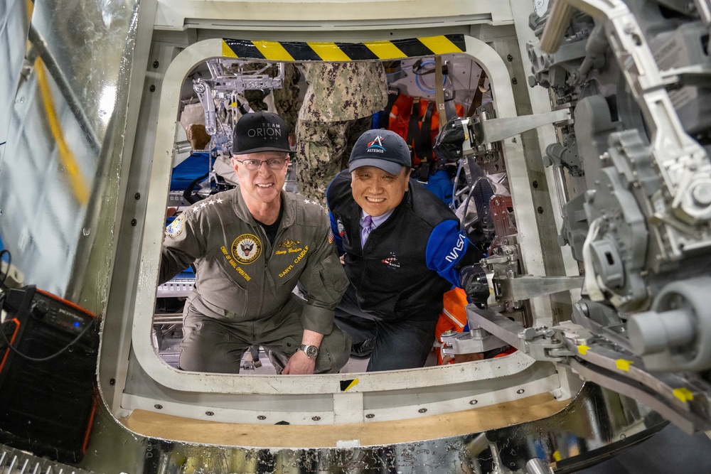 CNO visits Johnson Space Center