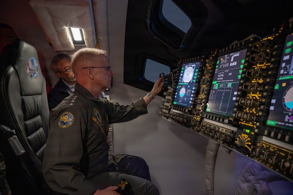 CNO visits Johnson Space Center