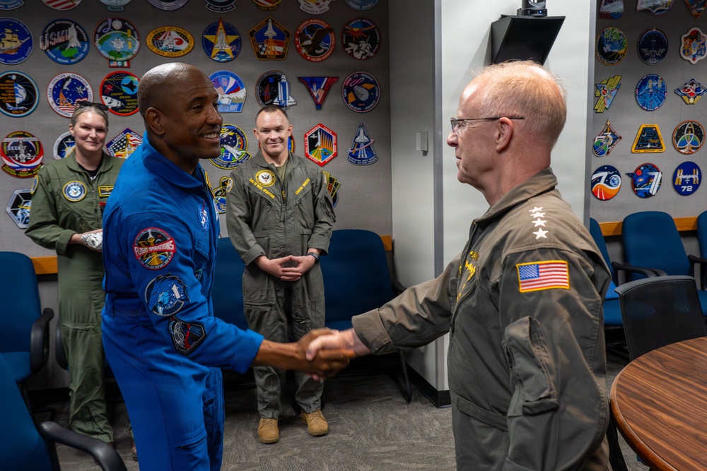 CNO visits Johnson Space Center