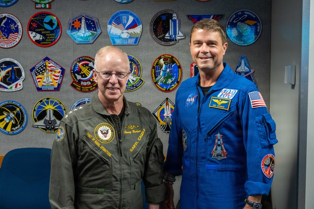 CNO visits Johnson Space Center