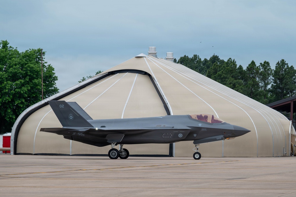 Finnish pilot completes first F-35 training flight at Ebbing ANGB