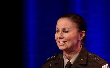 AMCOM commander highlights sustainment, innovation at Army aviation summit