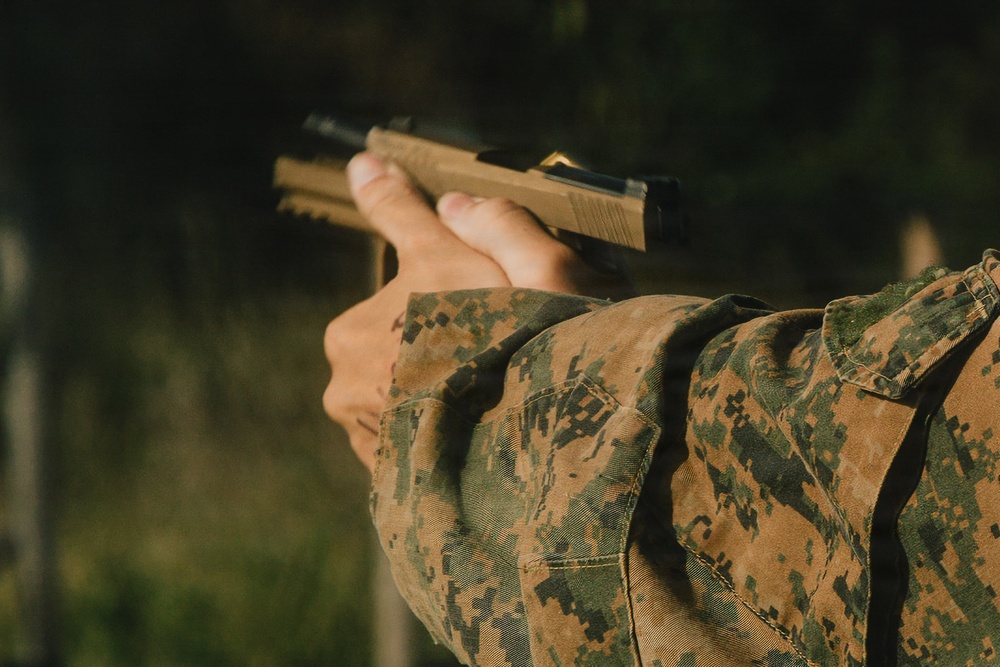 22nd MEU (SOC) | India Co. Conduct Competition-Style Pistol Range