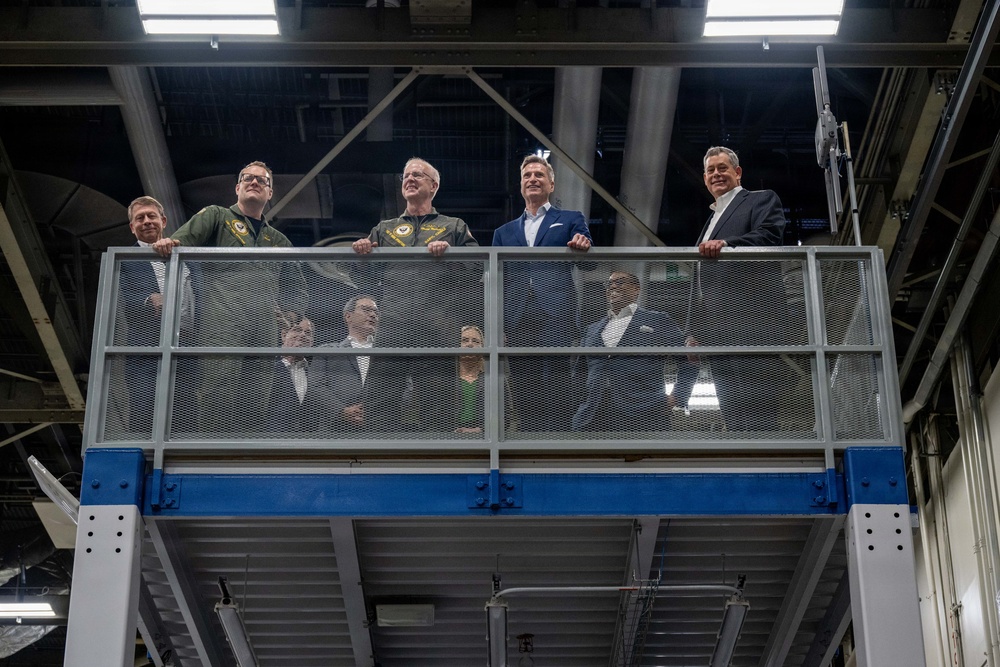 CNO tours Lockheed Martin F-35 facility