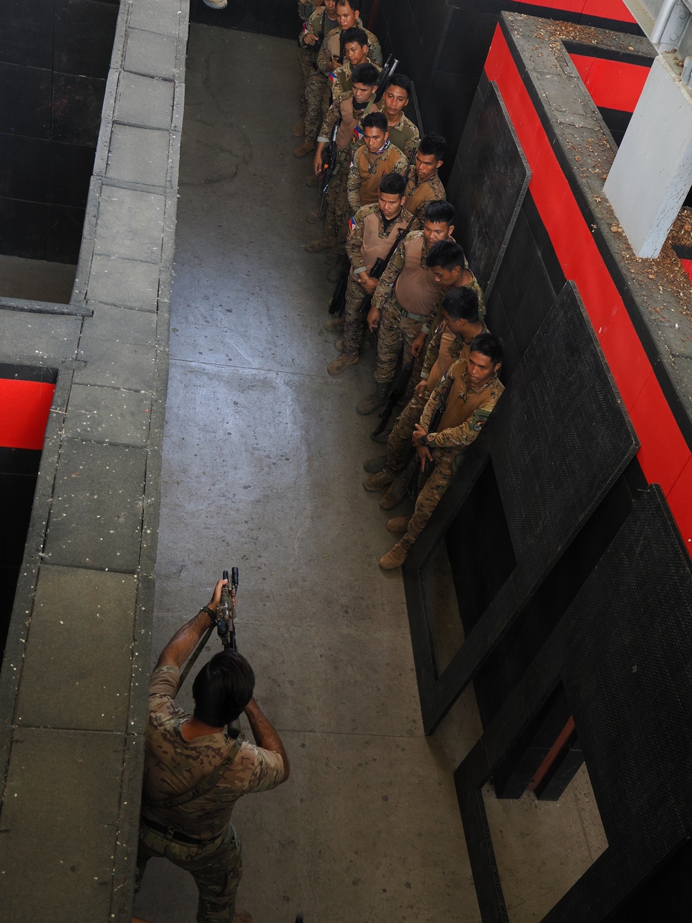 Washington National Guard leadership meets with Philippine Special Forces