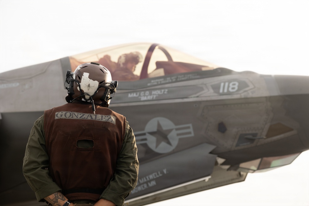 11th MEU Marines Conduct F-35B Flight Operations Aboard USS Boxer