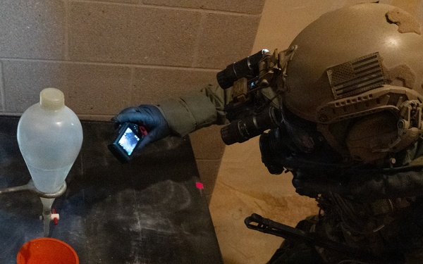 82nd Chemical Company, 10th Special Forces Group (Airborne) training