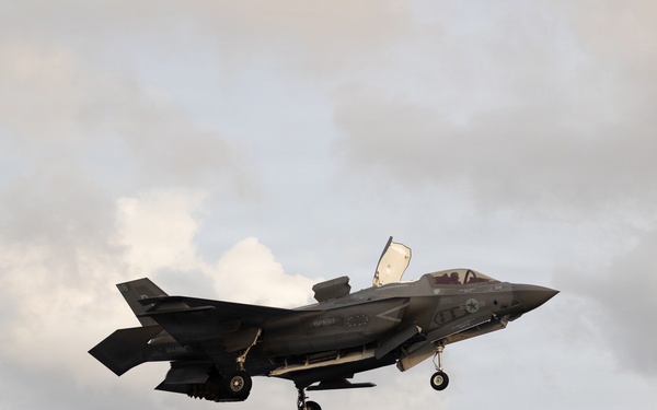 11th MEU Marines Conduct F-35B Flight Operations Aboard USS Boxer
