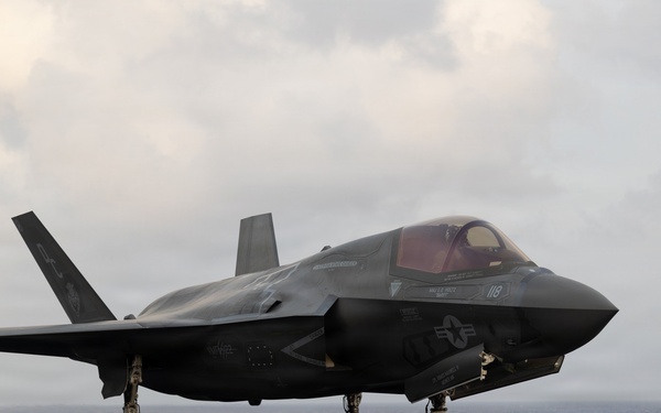 11th MEU Marines Conduct F-35B Flight Operations Aboard USS Boxer