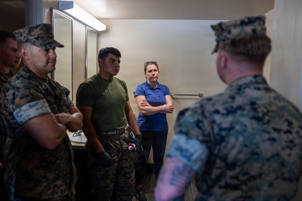 Special Assistant to CMC visits 1st Bn., 11th Marines during Operation Clean Sweep IV
