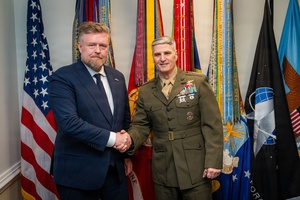 AFN Naples Radio News Africa Endeavor 25 & Adm. Munsch Visits Iceland