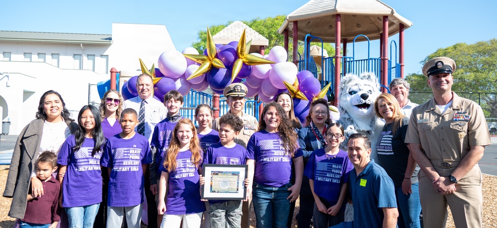 Naval Base San Diego visits Hedenkamp Elementary School to recognize Purple Star Kids