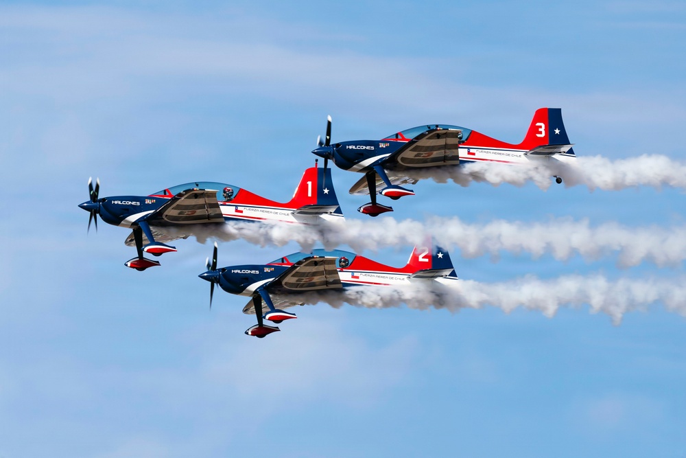 F-35 Demo Team, Chilean forces demonstrate airpower in Santiago