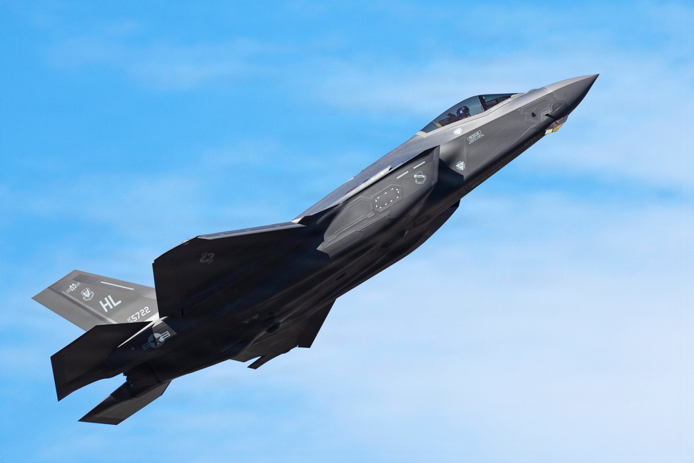 F-35 Demo Team, Chilean forces demonstrate airpower in Santiago