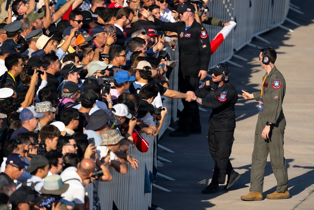 F-35 Demo Team, Chilean forces demonstrate airpower in Santiago