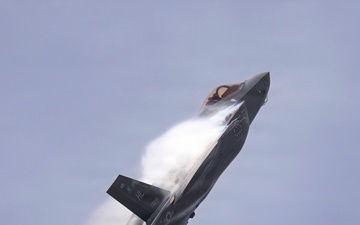 F-35 Demo Team, Chilean forces demonstrate airpower in Santiago