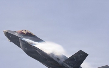 F-35 Demo Team, Chilean forces demonstrate airpower in Santiago